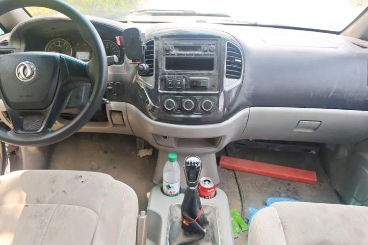 Used FORTHING Lingzhi 2018 M3L 1.6L 7-Seater Comfort Model Audio And AC Panel
