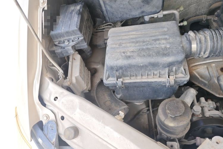 Used FORTHING Lingzhi 2018 M3L 1.6L 7-Seater Comfort Model Engine Bay Right