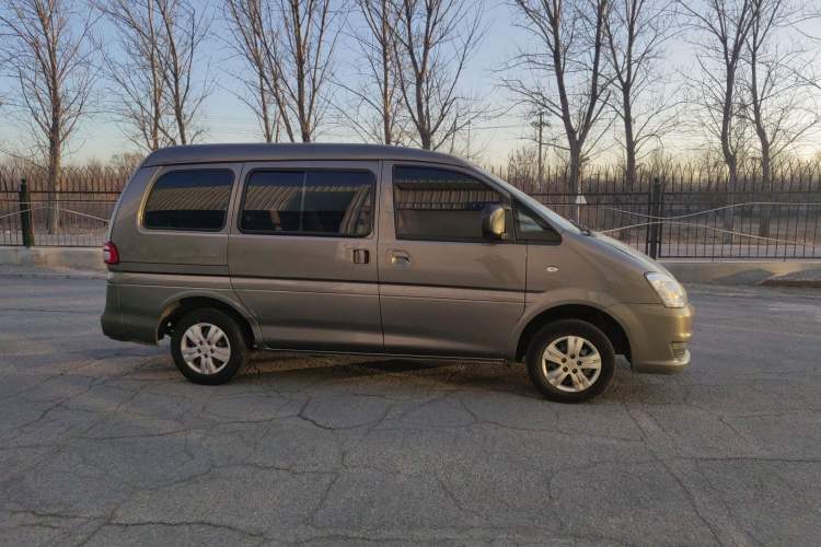 Used FORTHING Lingzhi 2018 M3 1.5L 5-Seat Base Model Exterior 2