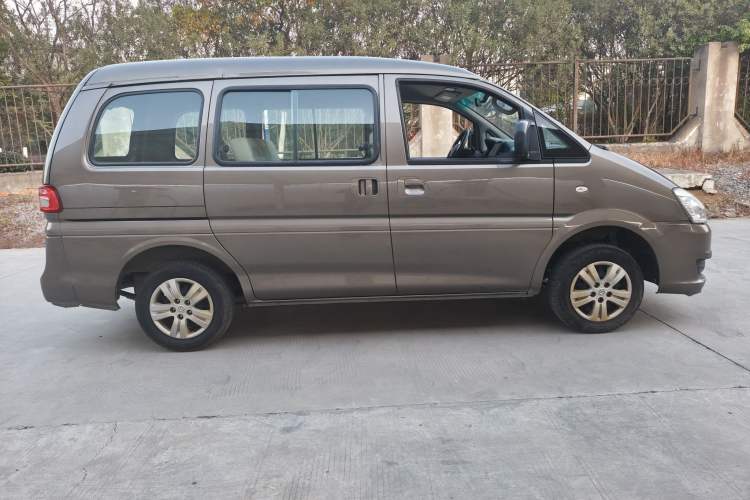 Used FORTHING Lingzhi 2018 M3 1.5L 5-Seat Base Model Exterior 3