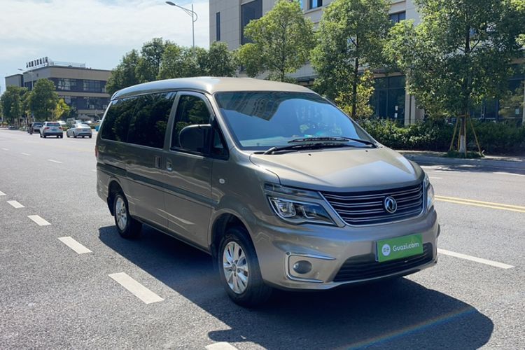 Used FORTHING Lingzhi 2018 M5L 1.6L 7-Seater Luxury Model Exterior 4