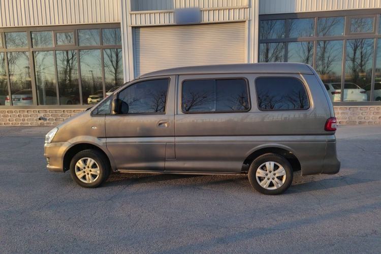 Used FORTHING Lingzhi 2018 M3 1.5L 5-Seat Base Model Exterior 4