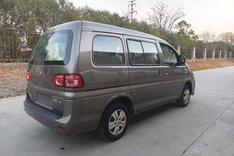 Used FORTHING Lingzhi 2018 M3 1.5L 5-Seat Base Model Exterior 4