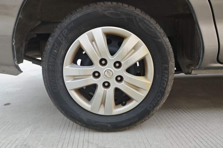 Used FORTHING Lingzhi 2018 M3 1.5L 5-Seat Base Model Exterior 5