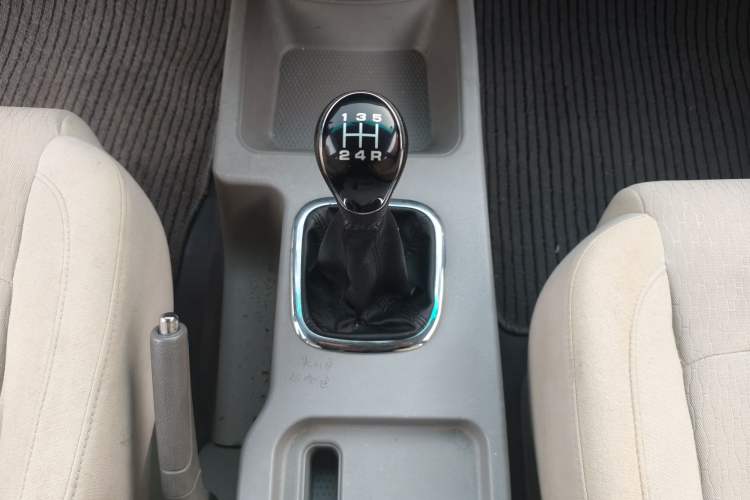 Used FORTHING Lingzhi 2018 M3 1.5L 5-Seat Base Model Gear Lever