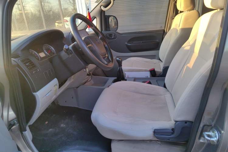 Used FORTHING Lingzhi 2018 M3 1.5L 5-Seat Base Model Interior 1