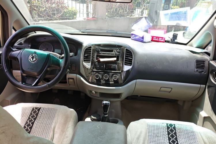 Used FORTHING Lingzhi 2018 M3L 1.6L 7-Seater Comfort Model Interior 2