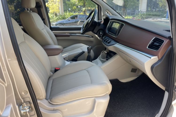 Used FORTHING Lingzhi 2018 M5L 1.6L 7-Seater Luxury Model Interior 3