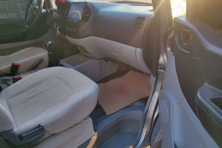 Used FORTHING Lingzhi 2018 M3 1.5L 5-Seat Base Model Interior 3