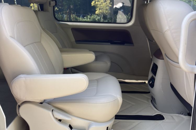 Used FORTHING Lingzhi 2018 M5L 1.6L 7-Seater Luxury Model Interior 4