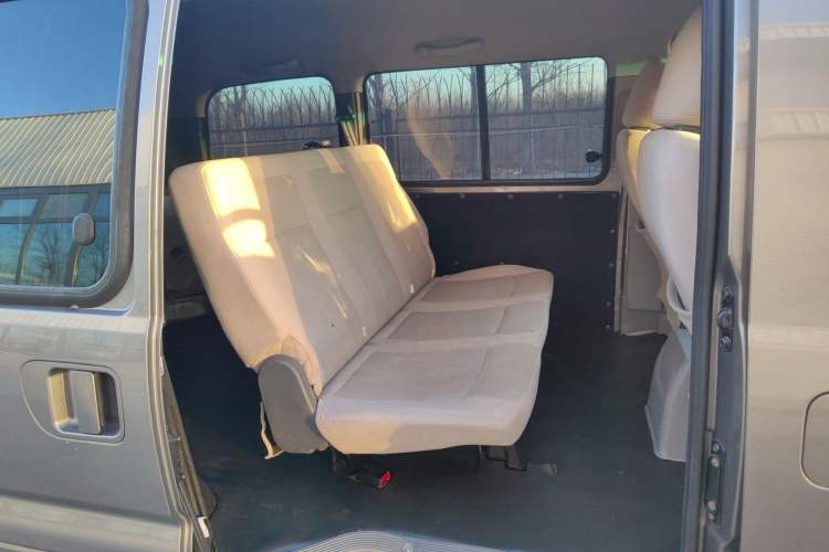 Used FORTHING Lingzhi 2018 M3 1.5L 5-Seat Base Model Interior 4