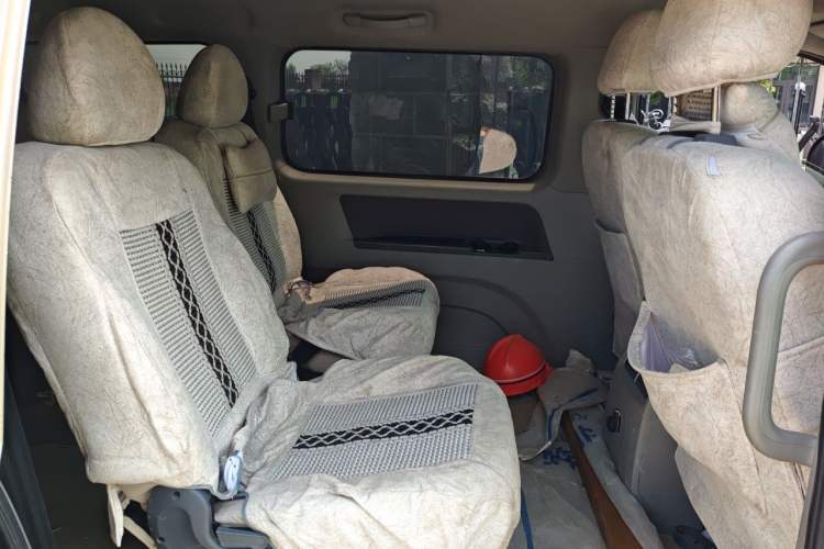 Used FORTHING Lingzhi 2018 M3L 1.6L 7-Seater Comfort Model Interior 4