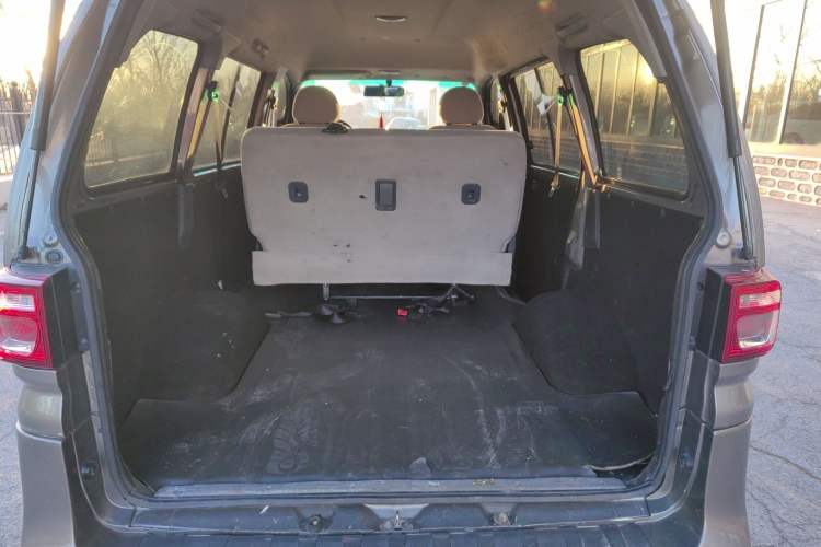 Used FORTHING Lingzhi 2018 M3 1.5L 5-Seat Base Model Interior 5