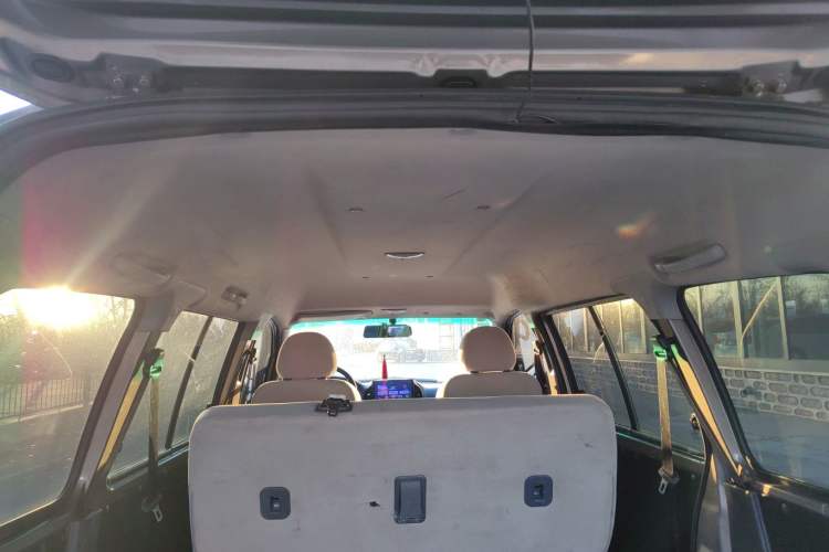 Used FORTHING Lingzhi 2018 M3 1.5L 5-Seat Base Model Interior 8
