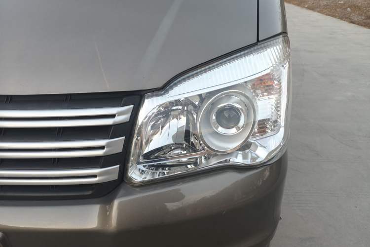 Used FORTHING Lingzhi 2018 M3 1.5L 5-Seat Base Model Left Front Headlight