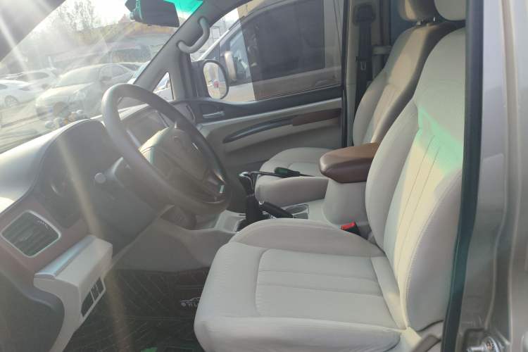 Used FORTHING Lingzhi 2018 M5L 1.6L 7-Seater Comfort Model Left Front Seat