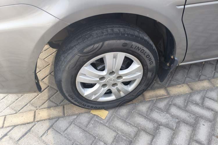 Used FORTHING Lingzhi 2018 M5L 1.6L 7-Seater Comfort Model Left Front Wheel Hub