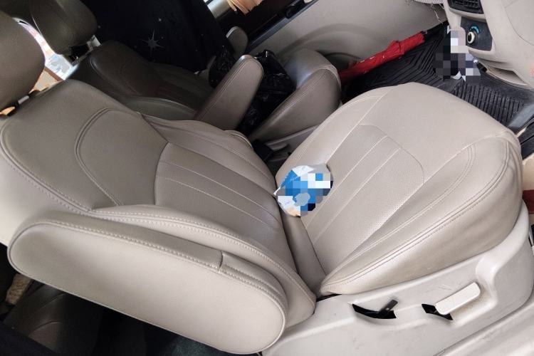 Used FORTHING Lingzhi 2018 M5L 1.6L 7-Seater Luxury Model Left Rear Seat