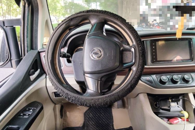 Used FORTHING Lingzhi 2018 M5L 1.6L 7-Seater Luxury Model Steering Wheel
