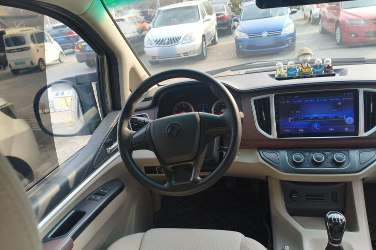 Used FORTHING Lingzhi 2018 M5L 1.6L 7-Seater Comfort Model Steering Wheel