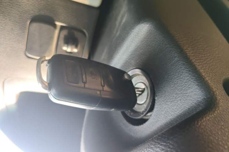 Used FORTHING Lingzhi 2018 M3L 1.6L 7-Seater Comfort Model Vehicle Key