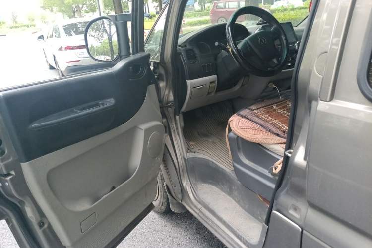 Used FORTHING Lingzhi 2018 M5L 1.6L 7-Seater Comfort Model Driver Seat