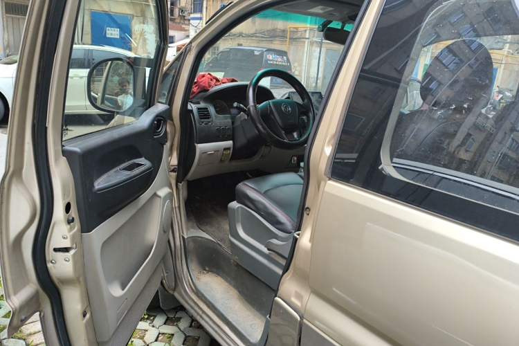 Used FORTHING Lingzhi 2018 M3L 1.6L 7-Seater Comfort Model Driver Seat