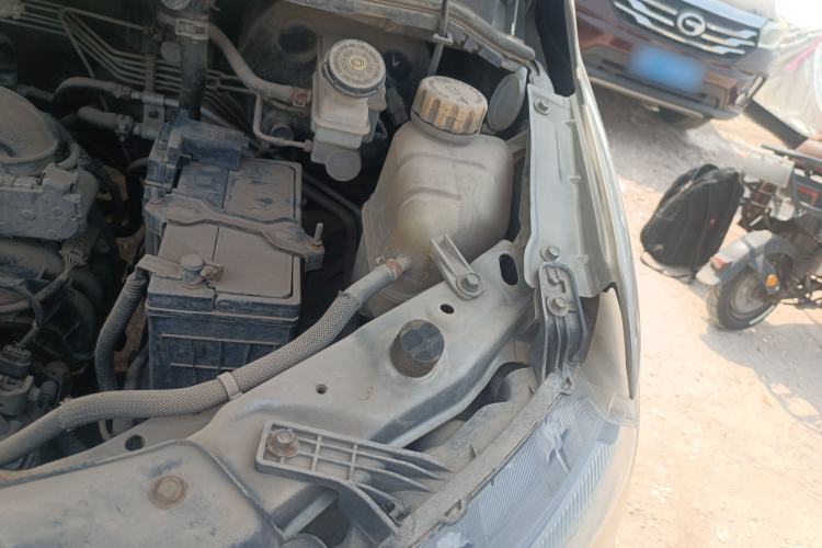 Used FORTHING Lingzhi 2018 M5L 1.6L 7-Seater Comfort Model Engine Bay Left