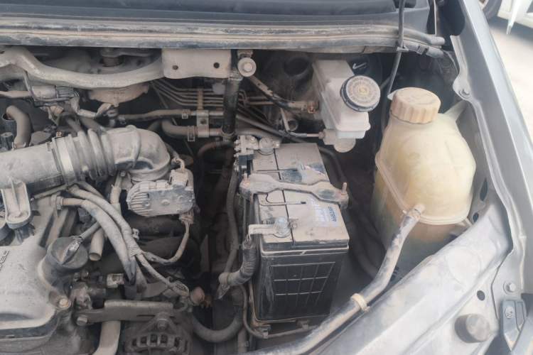 Used FORTHING Lingzhi 2018 M3 1.5L 5-Seat Base Model Engine Bay Left