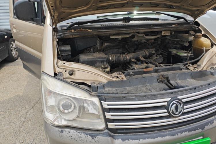 Used FORTHING Lingzhi 2018 M3 1.6L 7-Seater Comfort Model Engine Bay Right