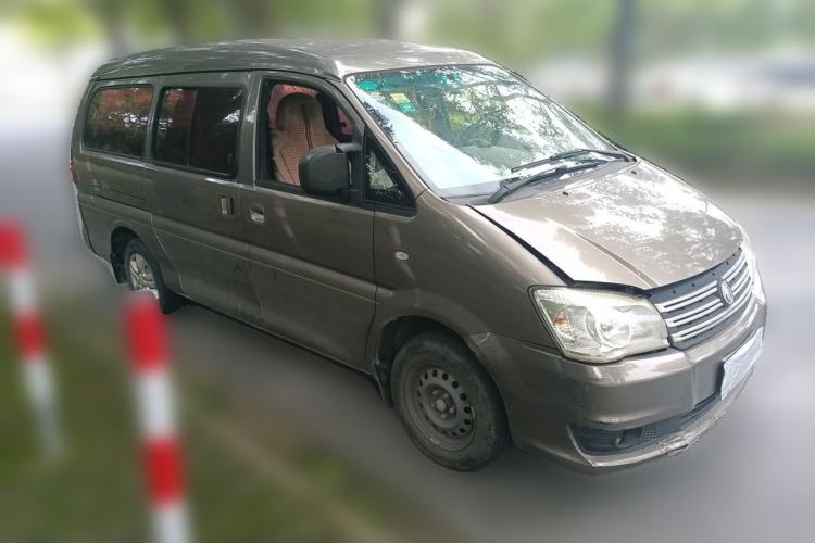 Used FORTHING Lingzhi 2018 M5L 1.6L 7-Seater Comfort Model Front Right 45 Deg