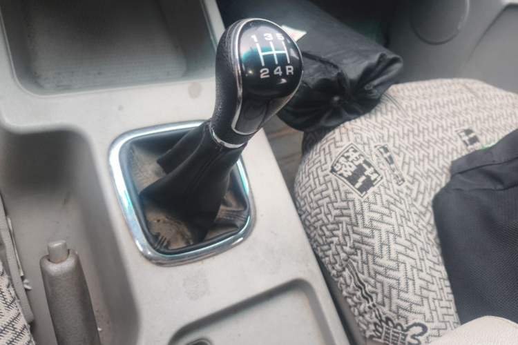 Used FORTHING Lingzhi 2018 M3 1.5L 5-Seat Base Model Gear Lever