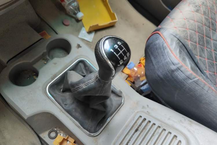 Used FORTHING Lingzhi 2018 M3 1.6L 7-Seater Comfort Model Gear Lever