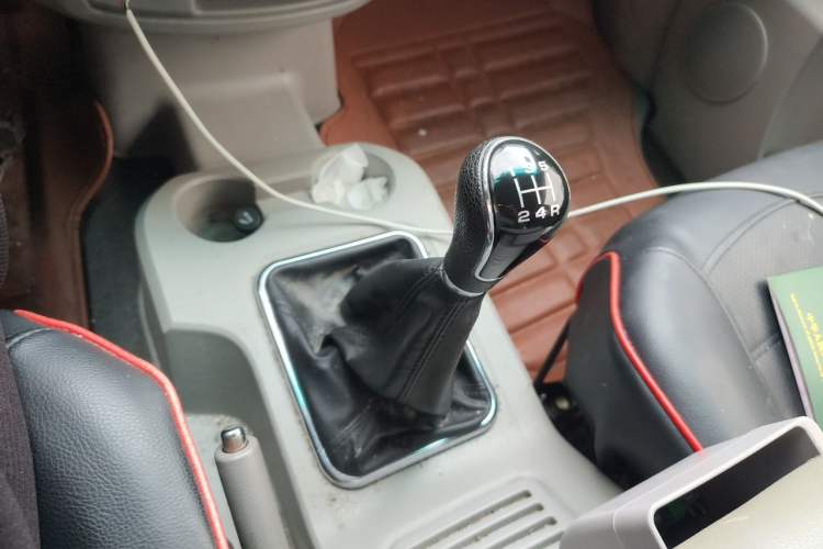 Used FORTHING Lingzhi 2018 M3 1.6L 7-Seater Comfort Model Gear Lever