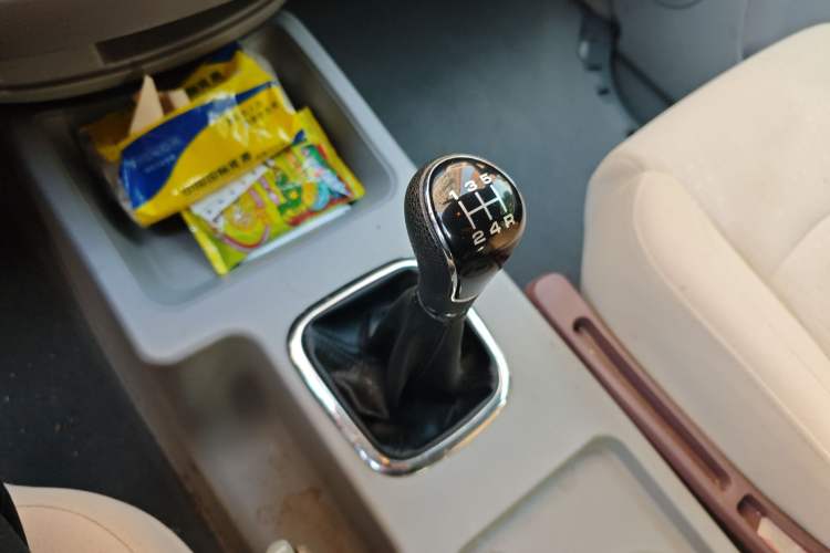 Used FORTHING Lingzhi 2018 M3 1.5L 7-Seater Standard Model Gear Lever