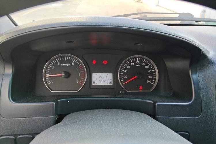 Used FORTHING Lingzhi 2018 M3L 1.6L 7-Seater Comfort Model Instrument Cluster