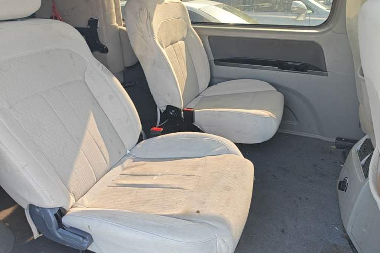 Used FORTHING Lingzhi 2018 M3 1.6L 7-Seater Comfort Model Interior 4