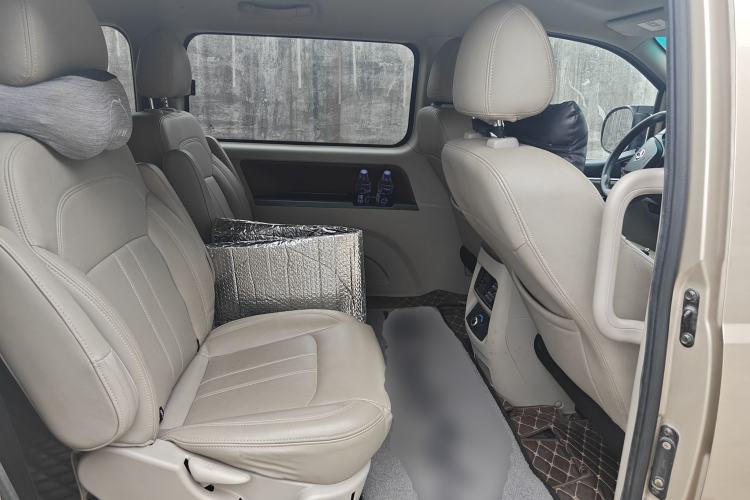Used FORTHING Lingzhi 2018 M5L 1.6L 7-Seater Luxury Model Left Rear Seat
