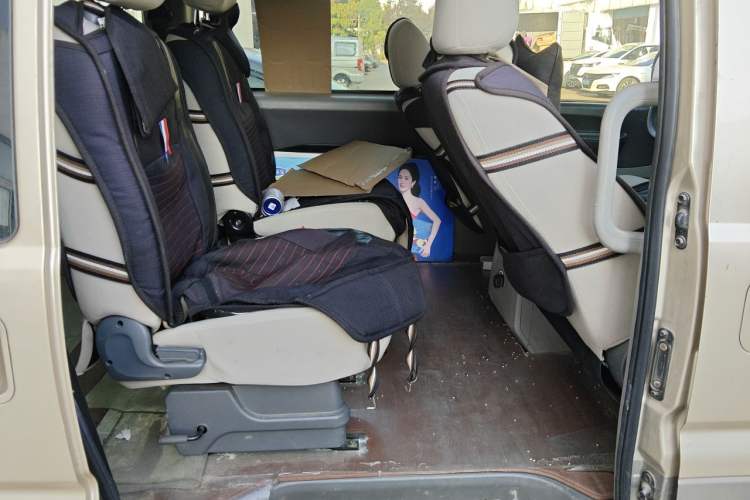 Used FORTHING Lingzhi 2018 M3L 1.6L 7-Seater Comfort Model Left Rear Seat