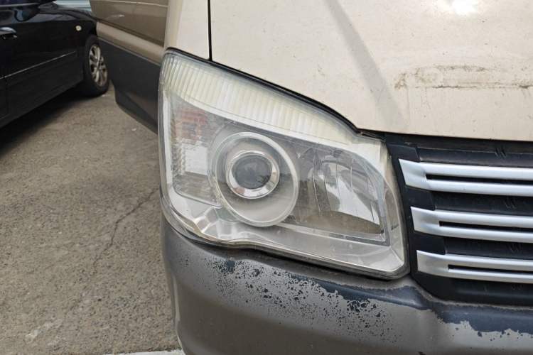 Used FORTHING Lingzhi 2018 M3 1.6L 7-Seater Comfort Model Right Front Headlight