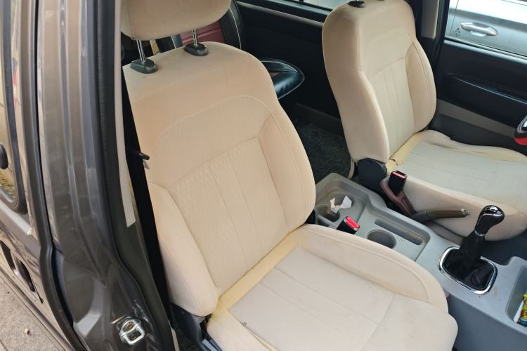 Used FORTHING Lingzhi 2018 M3 1.5L 7-Seater Standard Model Right Front Seat