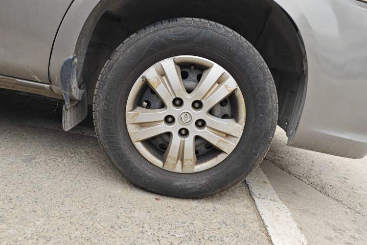 Used FORTHING Lingzhi 2018 M3 1.6L 7-Seater Comfort Model Right Front Wheel Hub