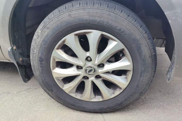 Used FORTHING Lingzhi 2018 M5L 1.6L 7-Seater Luxury Model Right Front Wheel Hub