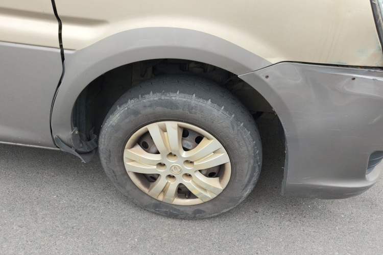 Used FORTHING Lingzhi 2018 M3 1.6L 7-Seater Comfort Model Right Front Wheel Hub