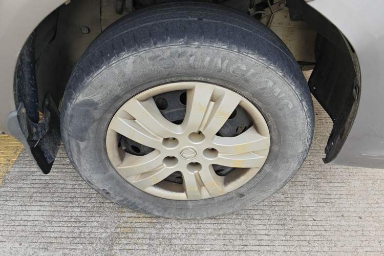 Used FORTHING Lingzhi 2018 M3L 1.6L 7-Seater Comfort Model Right Front Wheel Hub
