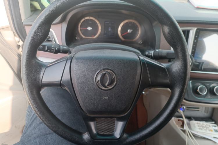 Used FORTHING Lingzhi 2018 M5L 1.6L 7-Seater Comfort Model Steering Wheel