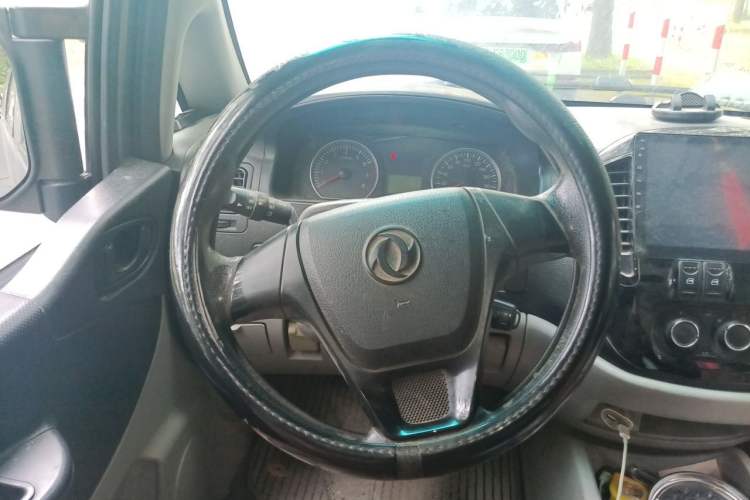 Used FORTHING Lingzhi 2018 M5L 1.6L 7-Seater Comfort Model Steering Wheel