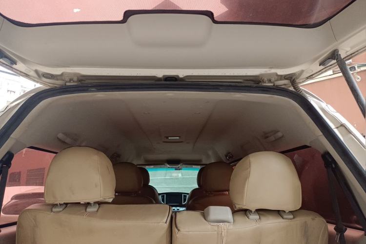 Used FORTHING Lingzhi 2018 M5L 1.6L 7-Seater Comfort Model Trunk