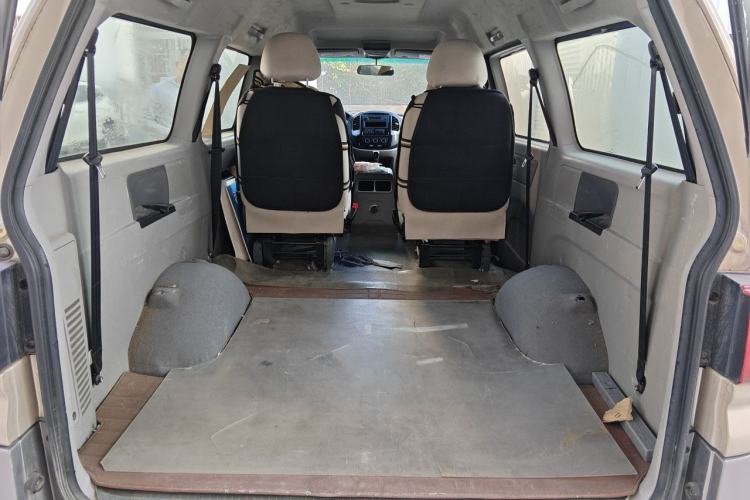 Used FORTHING Lingzhi 2018 M3L 1.6L 7-Seater Comfort Model Trunk