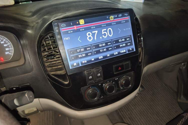 Used FORTHING Lingzhi 2018 M3L 1.6L 7-Seater Comfort Model Audio And AC Panel